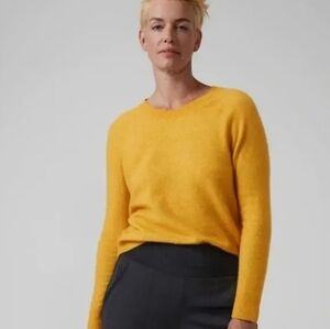 Athleta Ladies Long Sleeve Crew Neck Sweater- SP